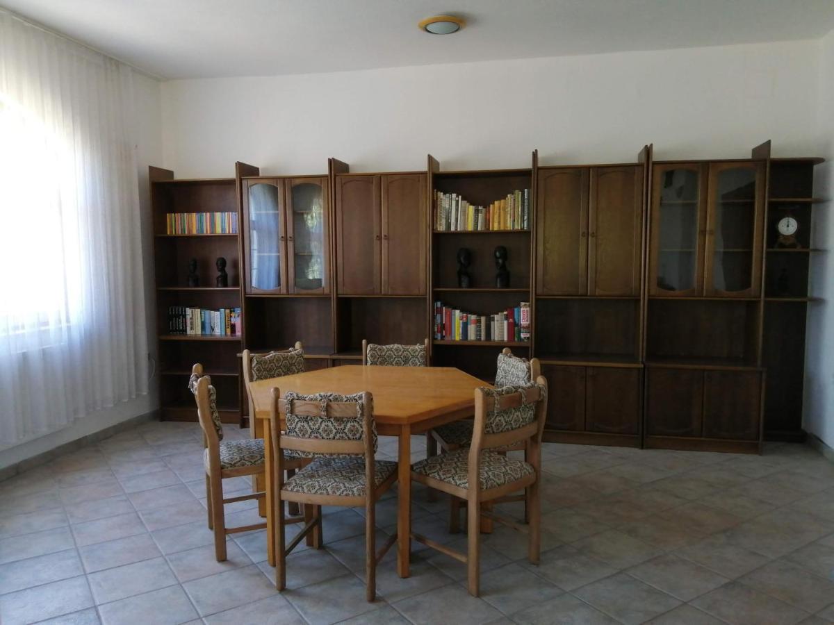 Gesztenye Vendégház Ságvár Exterior foto